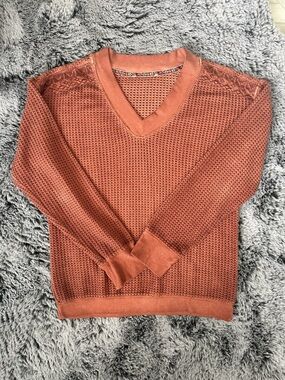 V-Neck Lightweight Knit Sweater in Rust